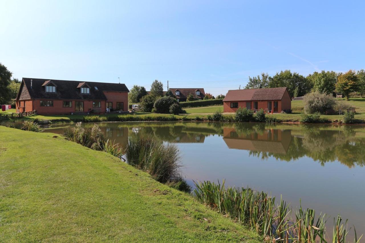 Bransford Farm Fishery & B & B Exterior foto